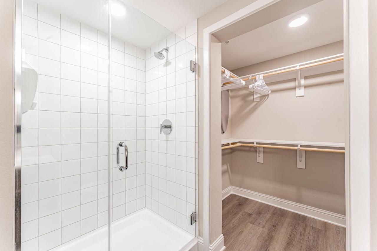 Upscale Modern Apts - Free Parking, Fast Wifi, Courtyard Daire Austin Dış mekan fotoğraf