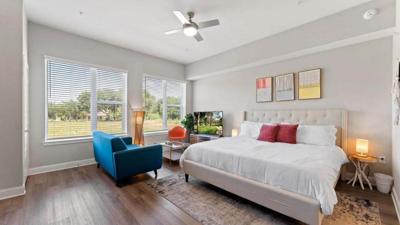 Upscale Modern Apts - Free Parking, Fast Wifi, Courtyard Daire Austin Dış mekan fotoğraf